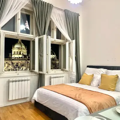 Prague 1 Center Modern 2BR Apartment with Panoramic Museum View and King Bed