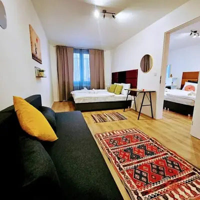 SUPERIOR PRAGUE 2BR APARTMENT for Business & Leisure