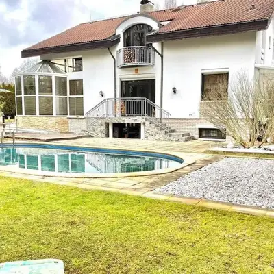 Villa with swimming pool near Prague